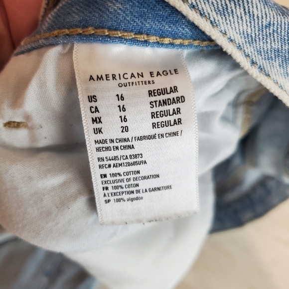 American Eagle Mom Jeans Womens 16 Busted Knee Light Acid Wash Ankle length - Picture 4 of 11
